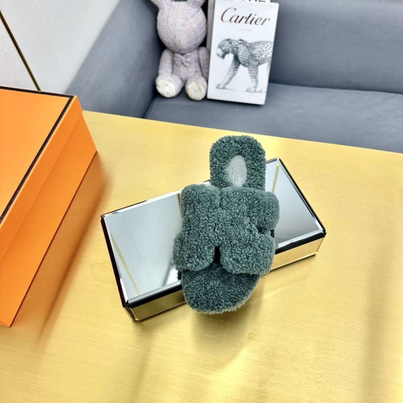 H**mes slippers